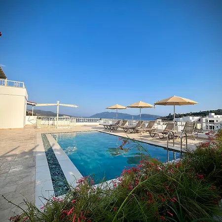 Casa Caria Aparthotel *